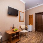 Трёхместный и более (Семейный двухкомнатный до 4 гостей с балконом), Отель Джульетта