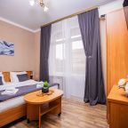 Трёхместный и более (Семейный двухкомнатный до 4 гостей с балконом), Отель Джульетта