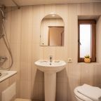 Четырехместный (Комфорт 4-местный с двуспальной и односпальной кроватями с террасой), Отель Джульетта