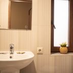 Четырехместный (Комфорт 4-местный с двуспальной и односпальной кроватями с террасой), Отель Джульетта