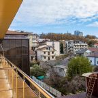 Пятиместный (Стандарт 5-местный с двуспальной и односпальной кроватями и балконом), Отель Джульетта