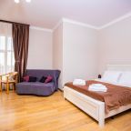 Пятиместный (Стандарт 5-местный с двуспальной и односпальной кроватями и балконом), Отель Джульетта