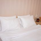 Пятиместный (Комфорт двухкомнатный с гардеробной и балконом до 5 гостей), Отель Джульетта