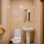 Пятиместный (Комфорт двухкомнатный с гардеробной и балконом до 5 гостей), Отель Джульетта