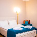 Люкс (Семейный с двумя изолированными спальнями до 6 гостей с балконом), Отель Джульетта