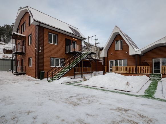 Гостевой дом У Лолы, Листвянка