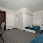 Трёхместный и более, Гостевой дом У Лолы