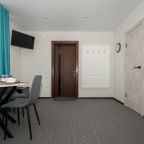 Трёхместный и более, Гостевой дом У Лолы