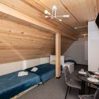 Трёхместный и более, Гостевой дом У Лолы