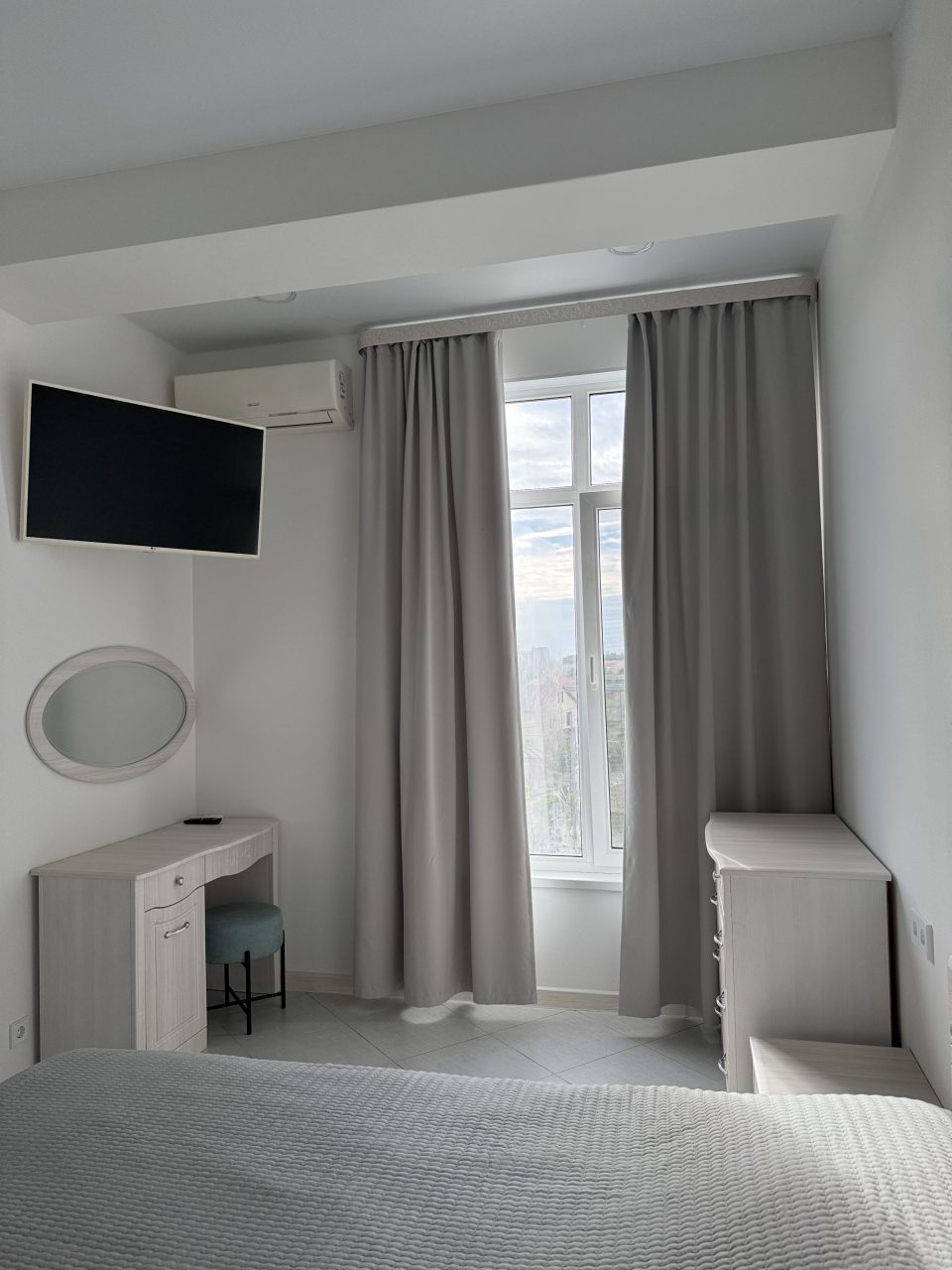 Квартира (С балконом на второй береговой линии), Апартаменты С балконом на второй береговой линии