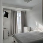 Квартира (С балконом на второй береговой линии), Апартаменты С балконом на второй береговой линии