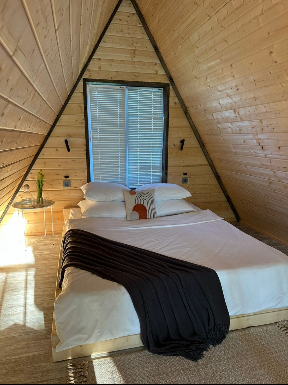 Дом (У обрыва), Коттедж Your Home