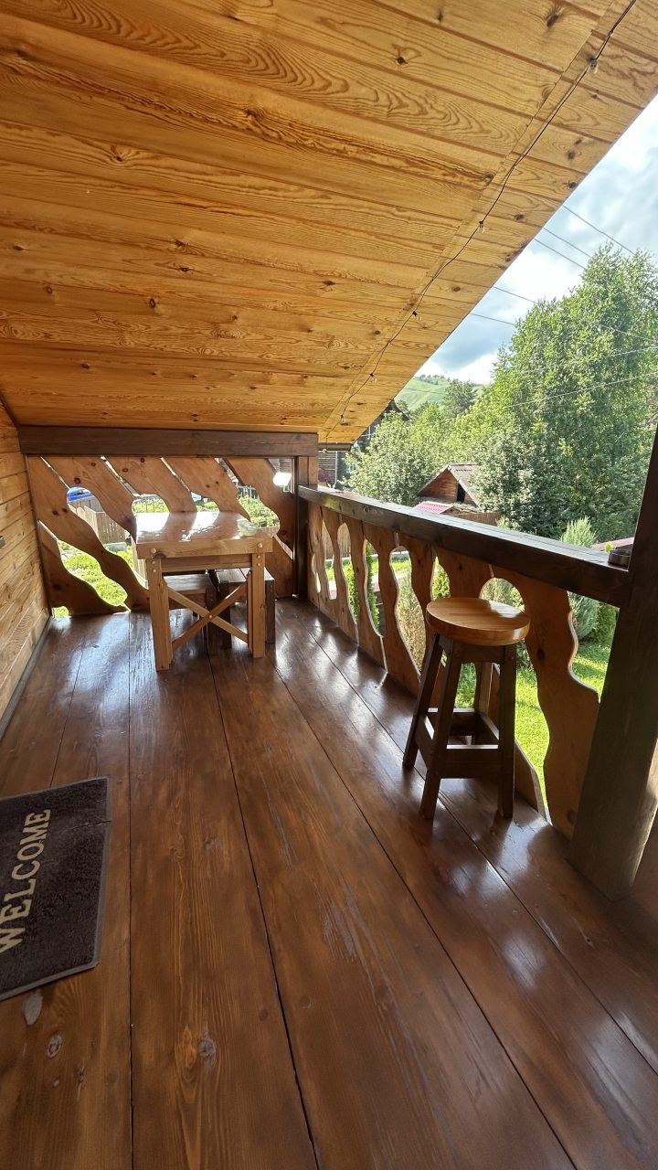 Студио (Студия), Гостевой двор Усадьба Лаура