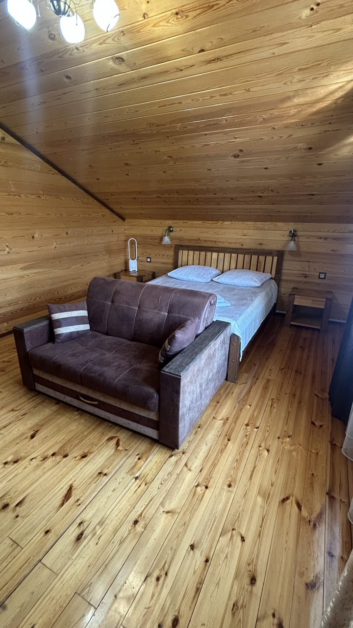 Студио (Студия), Гостевой двор Усадьба Лаура