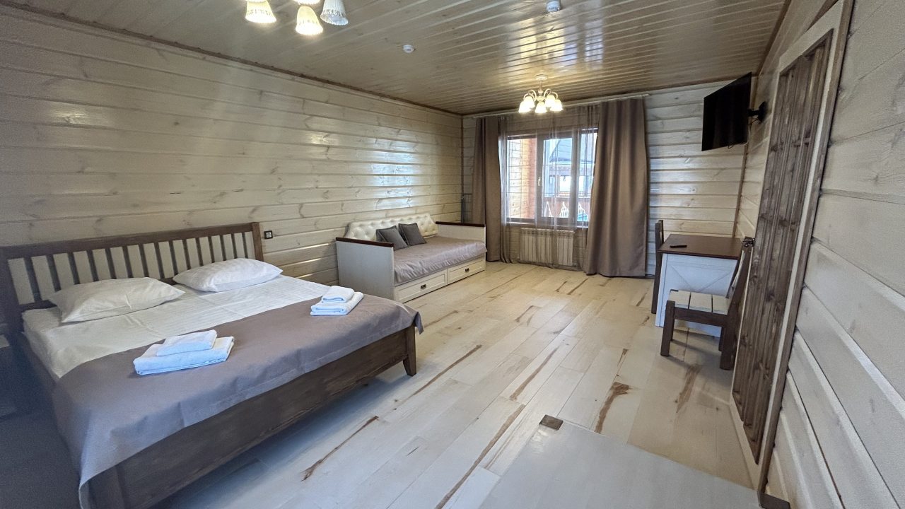 Люкс (Люкс), Гостевой двор Усадьба Лаура