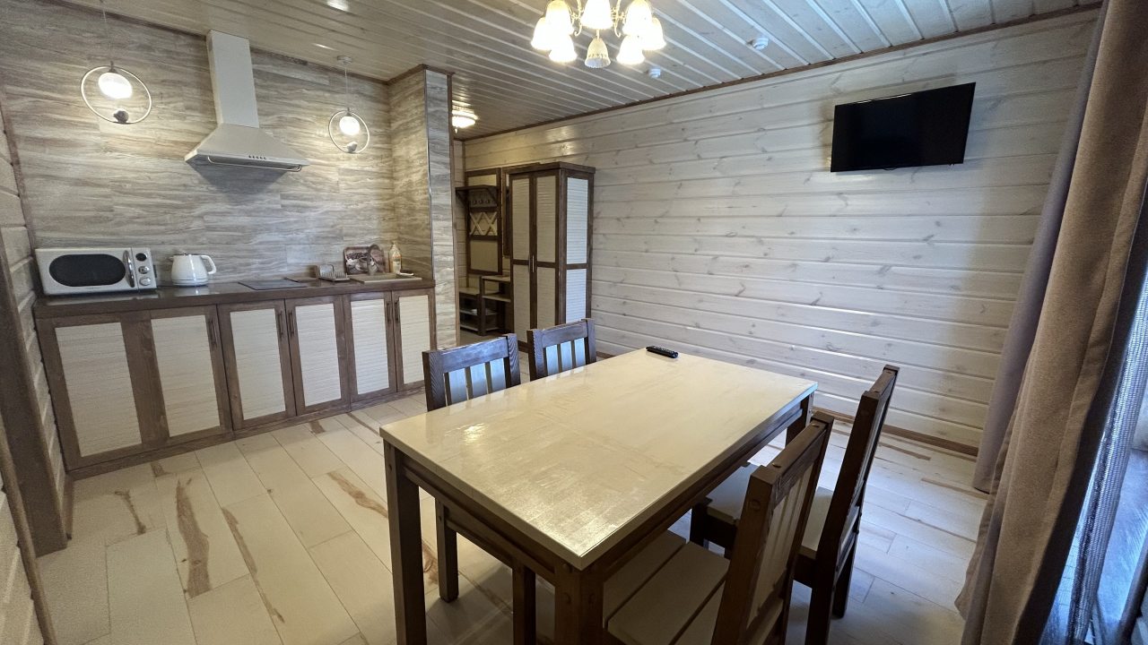 Люкс (Люкс), Гостевой двор Усадьба Лаура