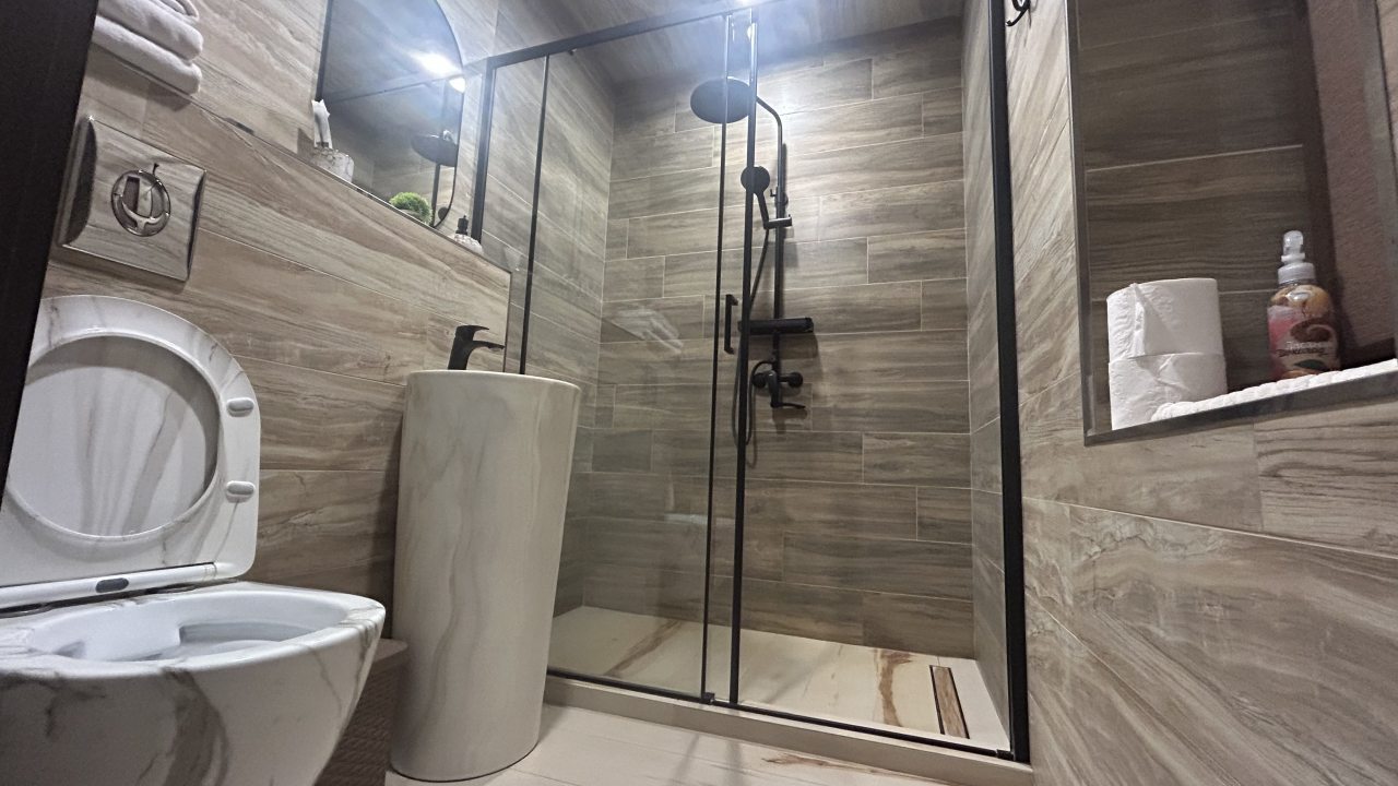 Люкс (Люкс), Гостевой двор Усадьба Лаура