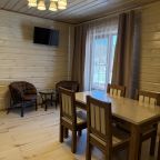 Люкс (Люкс), Гостевой двор Усадьба Лаура