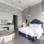 Студио (DYMKOVO Studio), Апарт-отель Окно