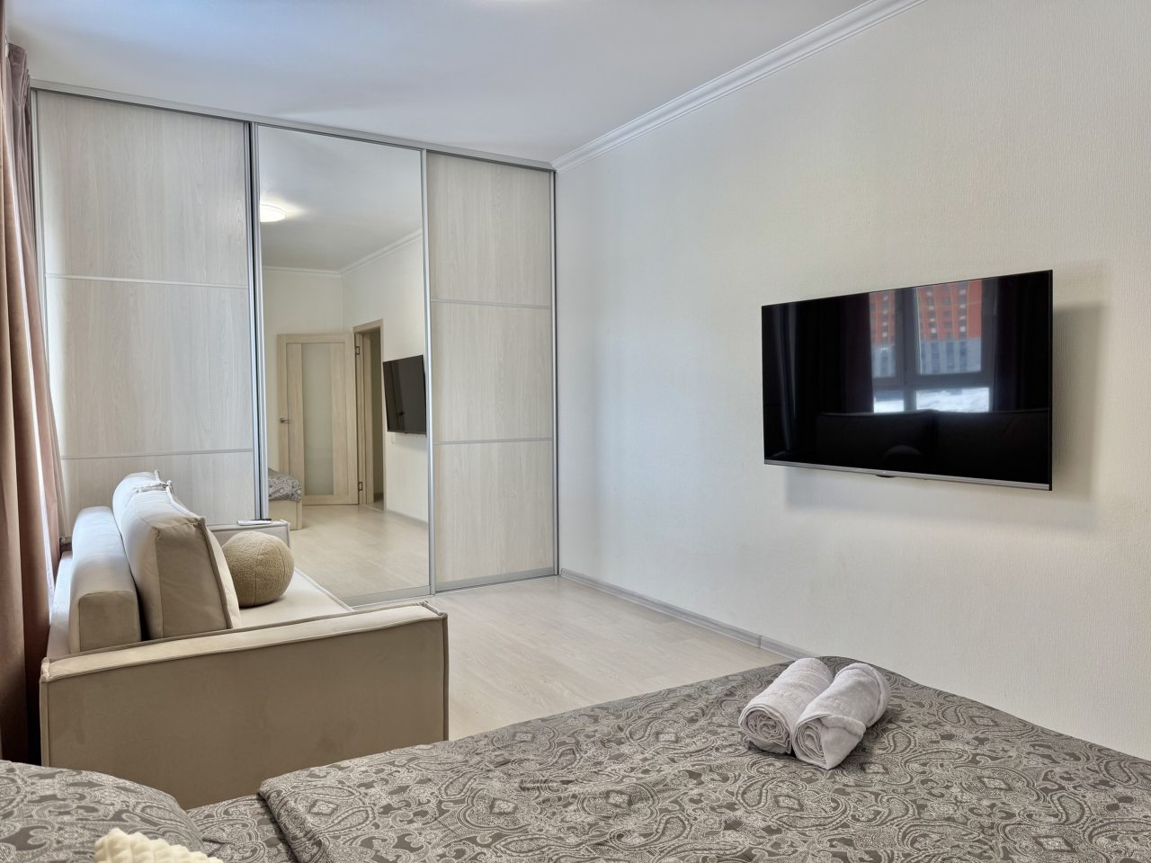 Апартаменты (Просторная двушка с кондиционером и ПММ у Аквапарка), Апартаменты Atmosfera Sna Ясный Берег 17