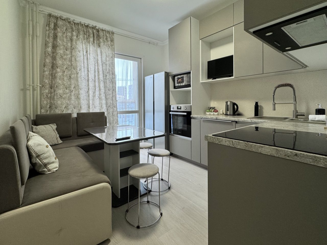 Апартаменты (Просторная двушка с кондиционером и ПММ у Аквапарка), Апартаменты Atmosfera Sna Ясный Берег 17