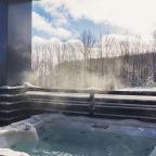 Джакузи в номере на открытой террасе, Гостиница Горная Высота 985