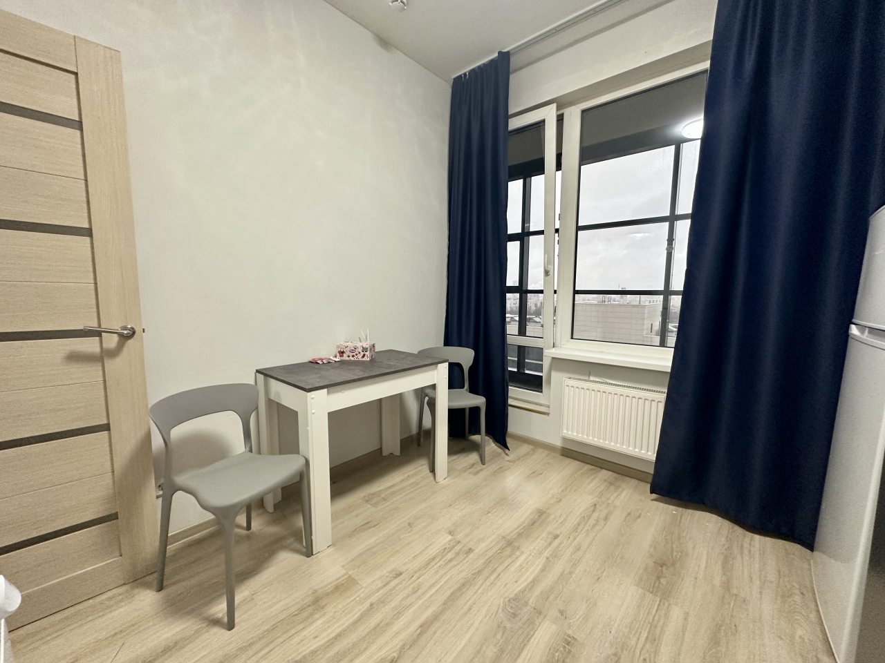 Четырехместный (Семейный однокомнатный номер с балконом и кухней.), Апарт-отель NV.Hotel