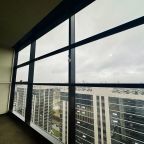 большой балкон с видом на жк и парк