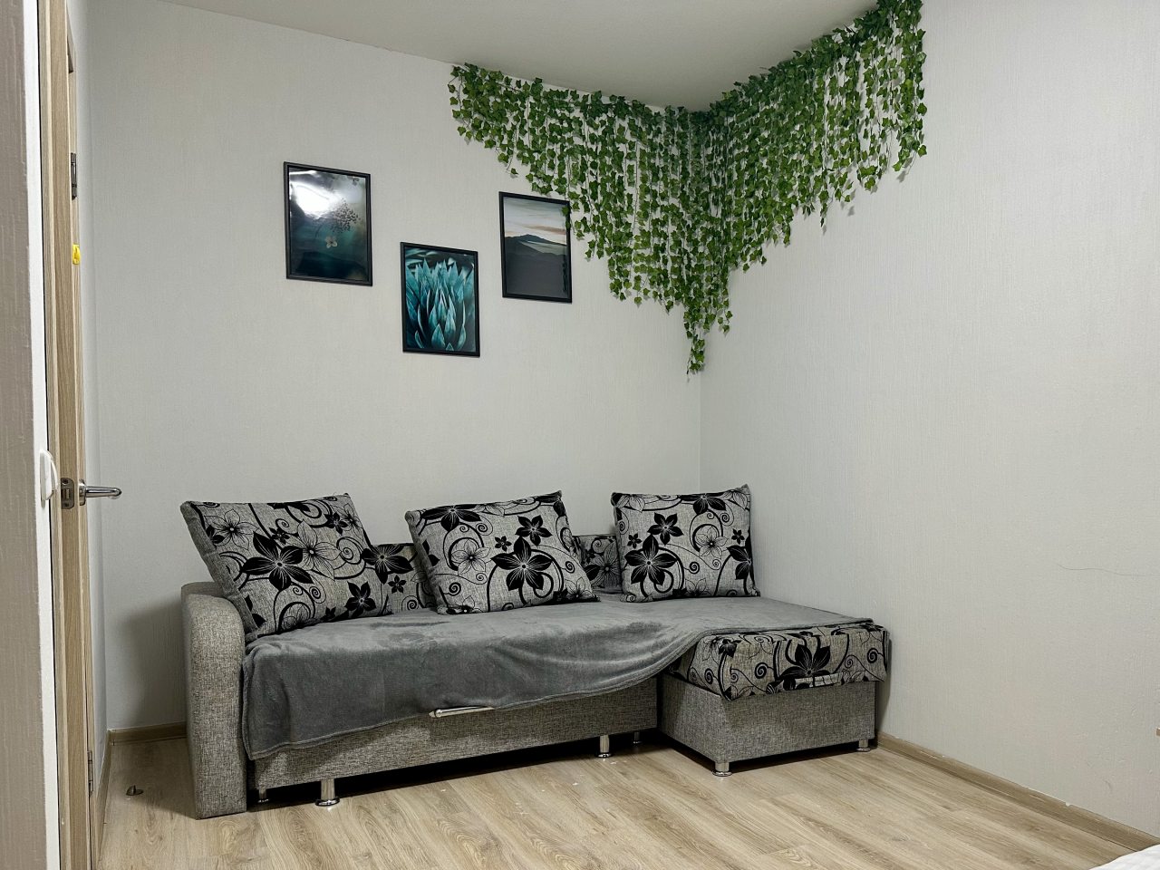 Четырехместный (Семейный однокомнатный номер с балконом и кухней.), Апарт-отель NV.Hotel