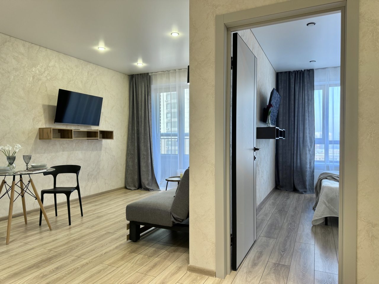 Апартаменты (Просторная евродвушка с двумя Smart-TV в резиденциях Прованс), Апартаменты Atmosfera Sna на Железнодорожной 18