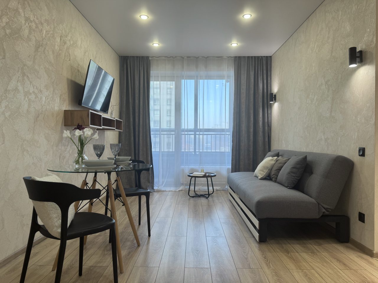 Апартаменты (Просторная евродвушка с двумя Smart-TV в резиденциях Прованс), Апартаменты Atmosfera Sna на Железнодорожной 18