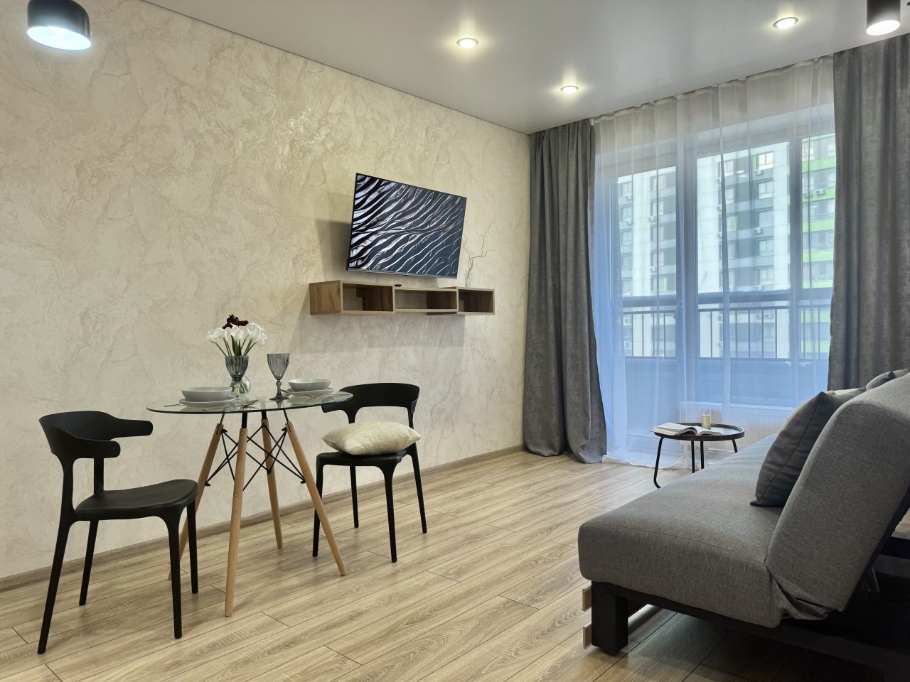 Апартаменты (Просторная евродвушка с двумя Smart-TV в резиденциях Прованс), Апартаменты Atmosfera Sna на Железнодорожной 18