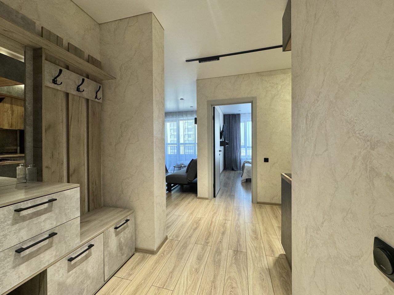 Апартаменты (Просторная евродвушка с двумя Smart-TV в резиденциях Прованс), Апартаменты Atmosfera Sna на Железнодорожной 18