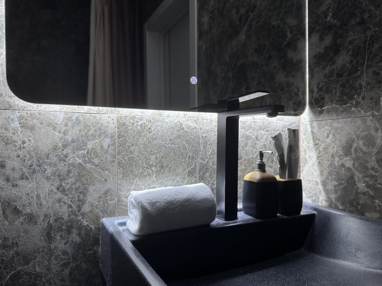 Апартаменты (Просторная евродвушка с двумя Smart-TV в резиденциях Прованс), Апартаменты Atmosfera Sna на Железнодорожной 18