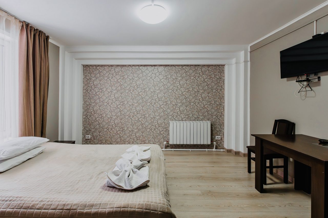 Двухместный (Стандарт двухместный с 1 двуспальной кроватью (Дом Катунь)), Гостевой дом Grand Altai Manzherok