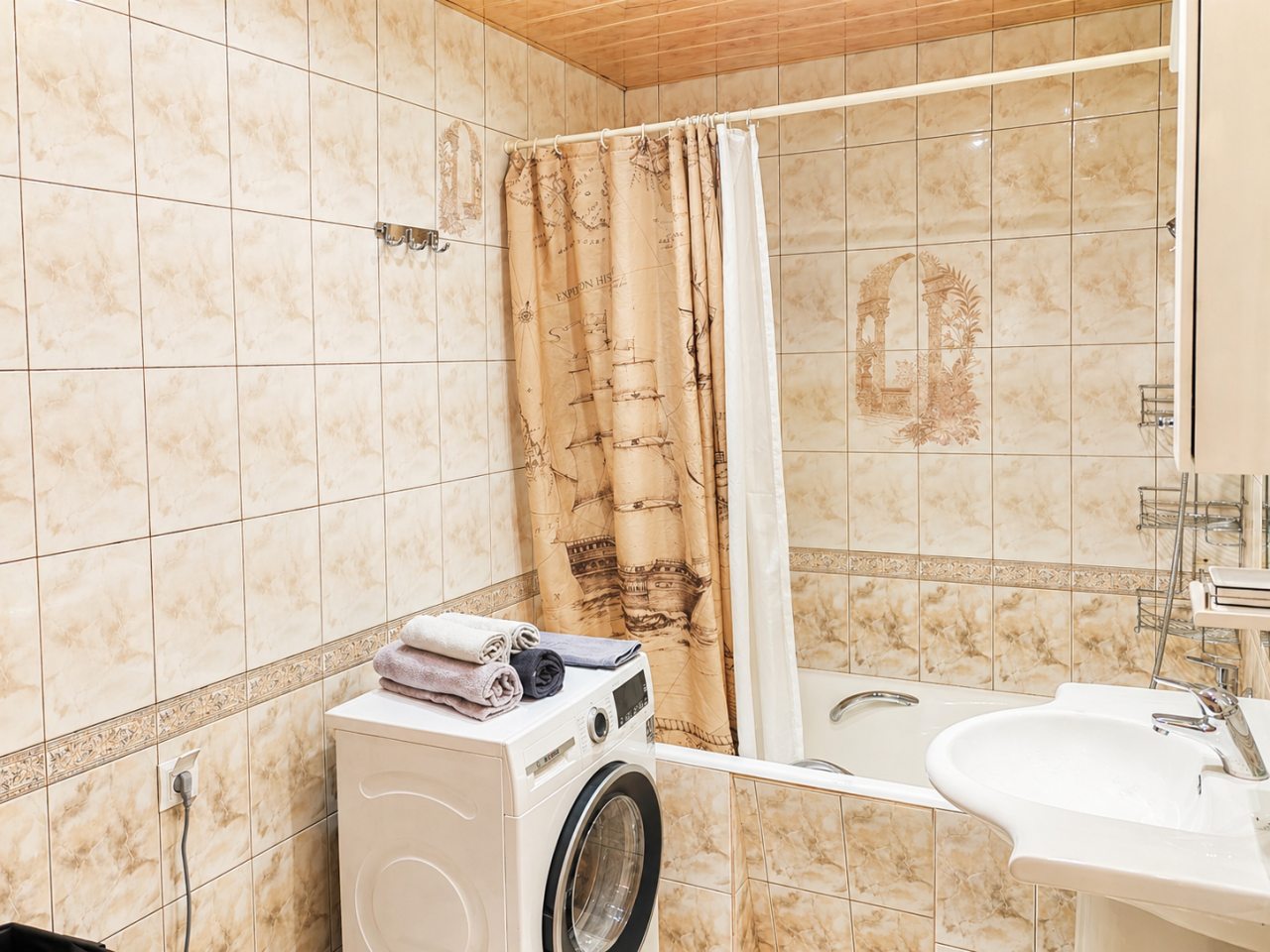 Квартира (Аликорн24 на ул.Литейная 42), Апартаменты Аликорн24 на ул. Литейная 42