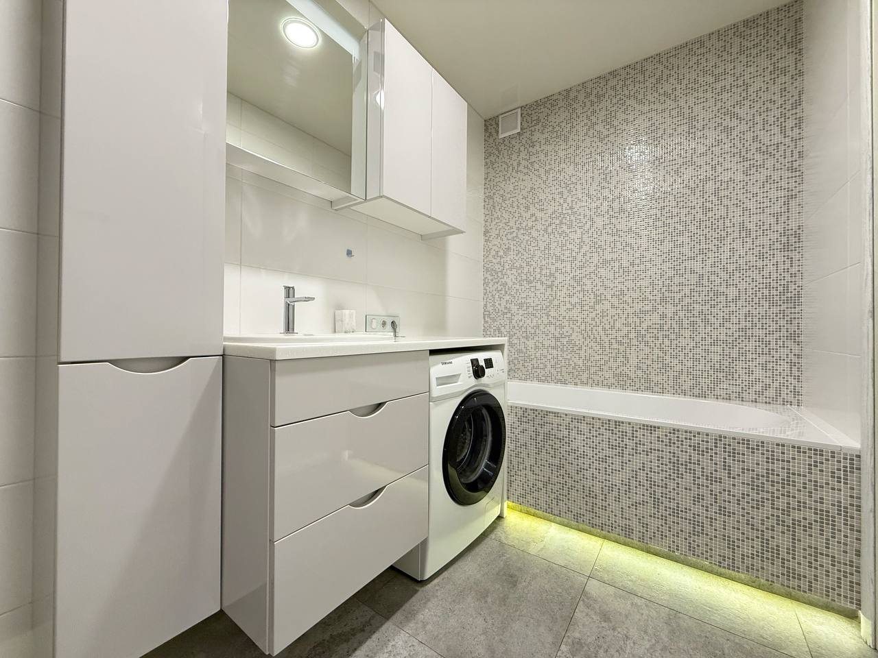Апартаменты (Апартаменты 2-комнатные в спальном районе), Апартаменты Home Apart Surganova 5A