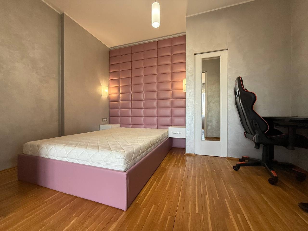 Апартаменты (Апартаменты 2-комнатные в спальном районе), Апартаменты Home Apart Surganova 5A