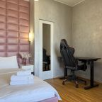 Апартаменты (Апартаменты 2-комнатные в спальном районе), Апартаменты Home Apart Surganova 5A