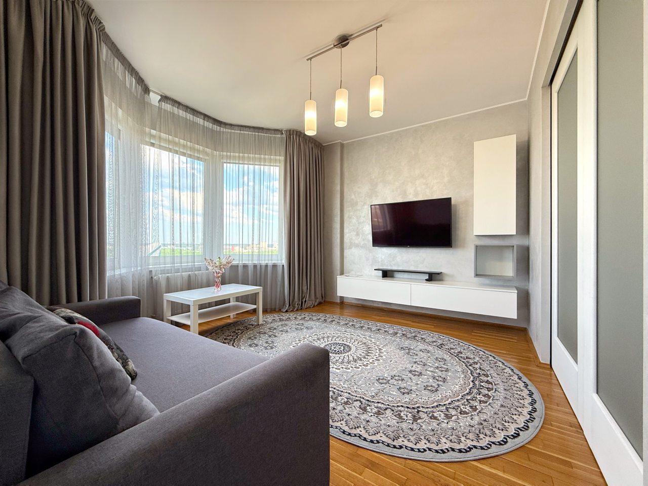 Апартаменты (Апартаменты 2-комнатные в спальном районе), Апартаменты Home Apart Surganova 5A