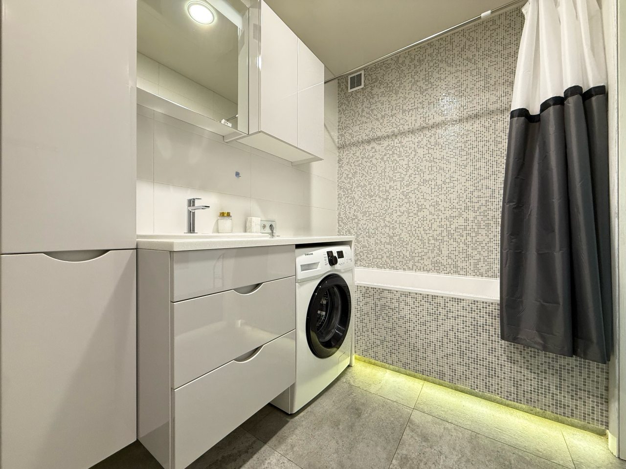 Апартаменты (Апартаменты 2-комнатные в спальном районе), Апартаменты Home Apart Surganova 5A