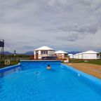 Бассейн с постепенным увеличением глубины, Отель Юрты Жемчуг