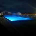 Бассейн с постепенным увеличением глубины, Отель Юрты Жемчуг