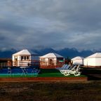 Бассейн с постепенным увеличением глубины, Отель Юрты Жемчуг