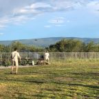 Своя ухоженная территория, Отель Юрты Жемчуг