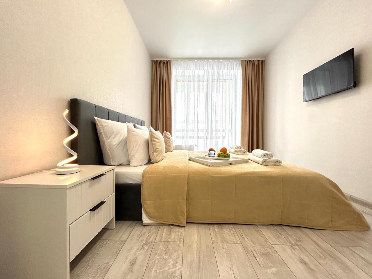 кровать двуспальная