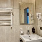 Люкс, Отель Аварал