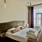 Люкс, Отель Аварал