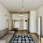 Люкс, Отель Аварал