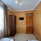 Дом (Двухкомнатный Эко-дом), Гостевой дом У Полины